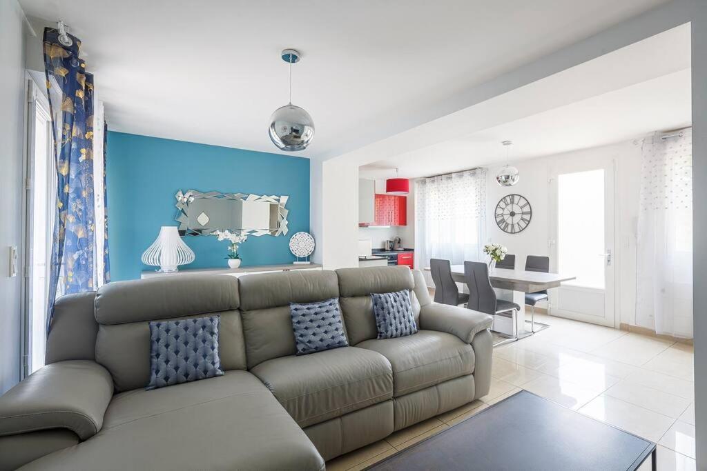 Logement 004 A 300M De La Gare Mantes La Jolie エクステリア 写真